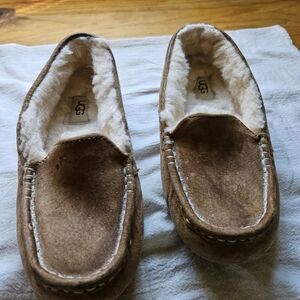 UGG Shearling Lined Brown Suede House Slippers Size 5